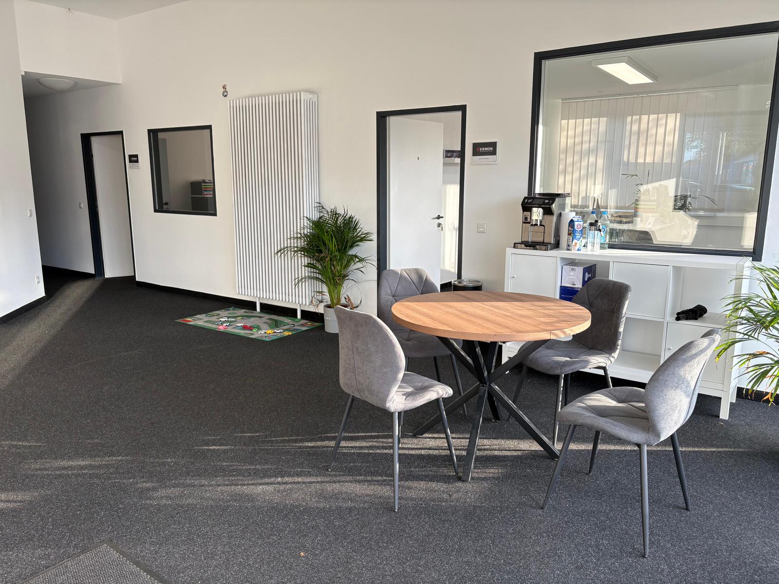 showroom-image-top