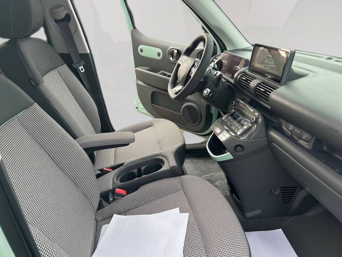 Fahrzeugabbildung Hyundai INSTER Lounge (MY27) 49 kWh (115 PS) Elektro-Kom