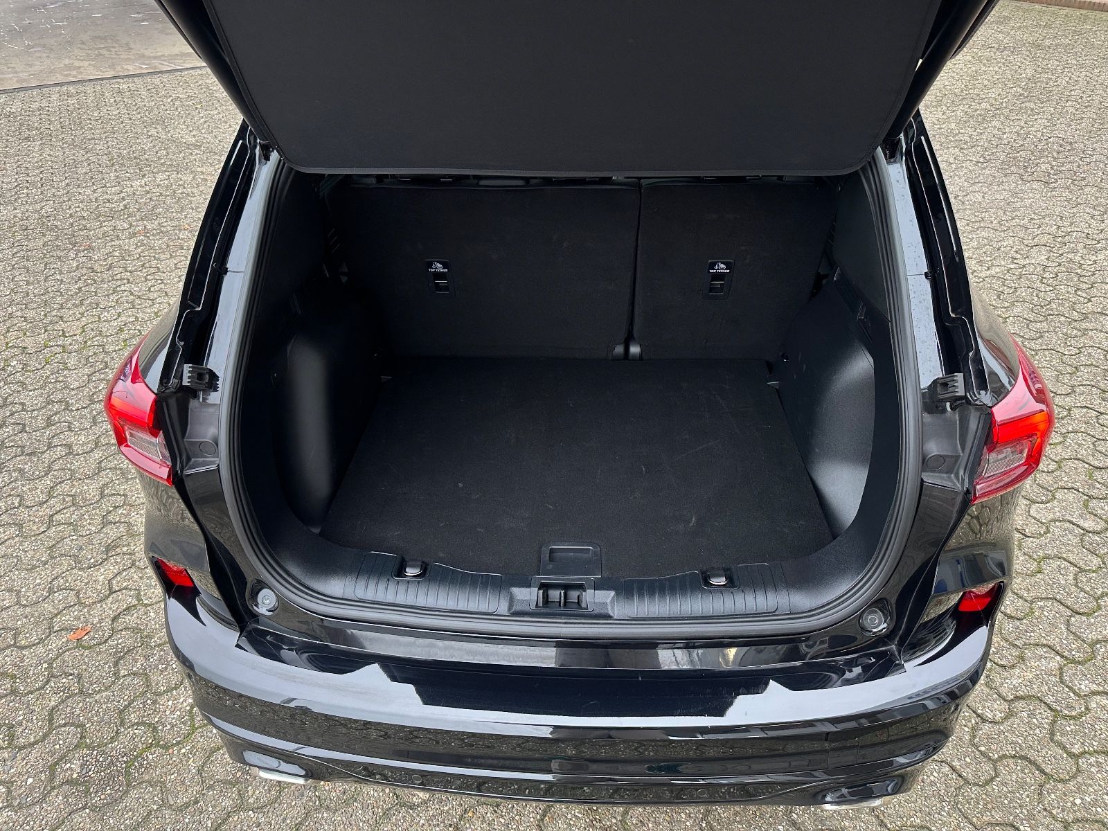 Fahrzeugabbildung Ford Kuga 1.5 EB ST Line X Pano/Matrix/HUD/B&O