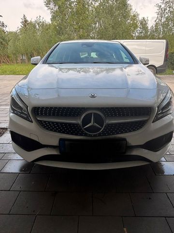 MERCEDES-BENZ Shooting Brake  C200 AMG Line 2018