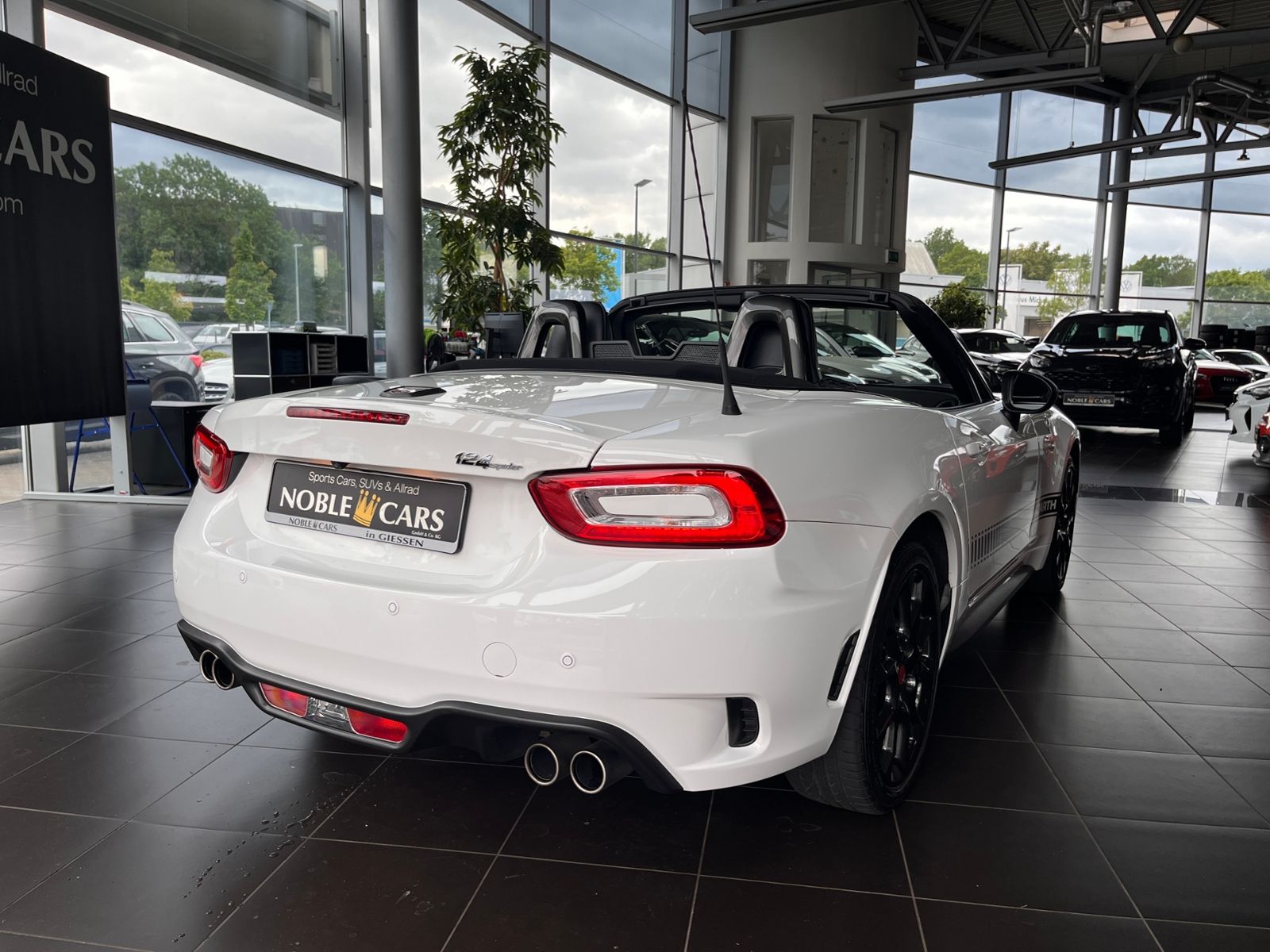 Fahrzeugabbildung Abarth 124 Spider Turismo LED DAB LEDER NAV SHZ