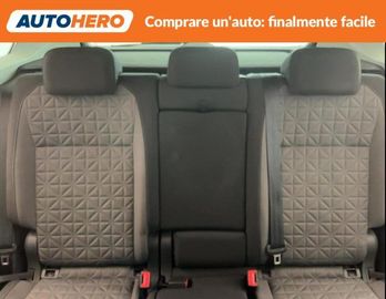 Volkswagen Tiguan - 9