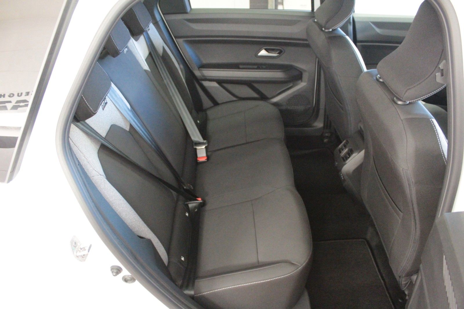 Fahrzeugabbildung Dacia Bigster Hybrid 155 Journey *Winter-*City-Paket*