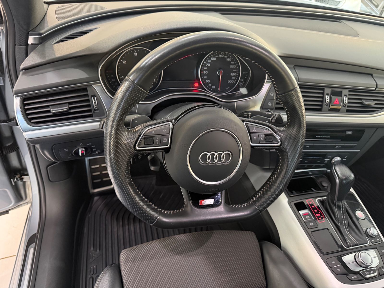 Fahrzeugabbildung Audi A6 Avant 2.0 TDI ultra*S-Line Plus