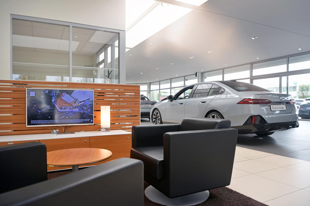 showroom-image-bottom
