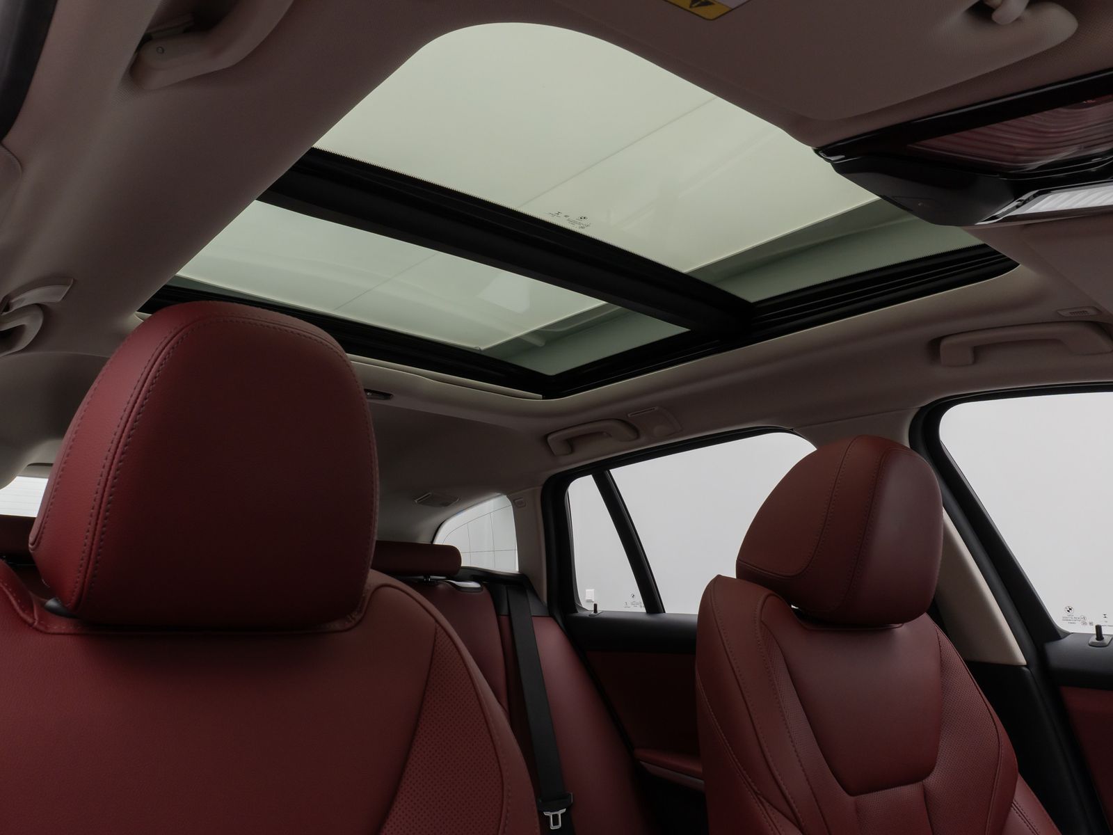 Fahrzeugabbildung BMW 330e xD Panorama DAB CockPit+ Widscr Sport Leder