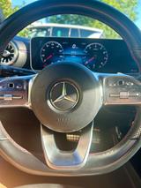 Mercedes-Benz 200 - Mercedes-Benz 200 mit Benzin-Antrieb