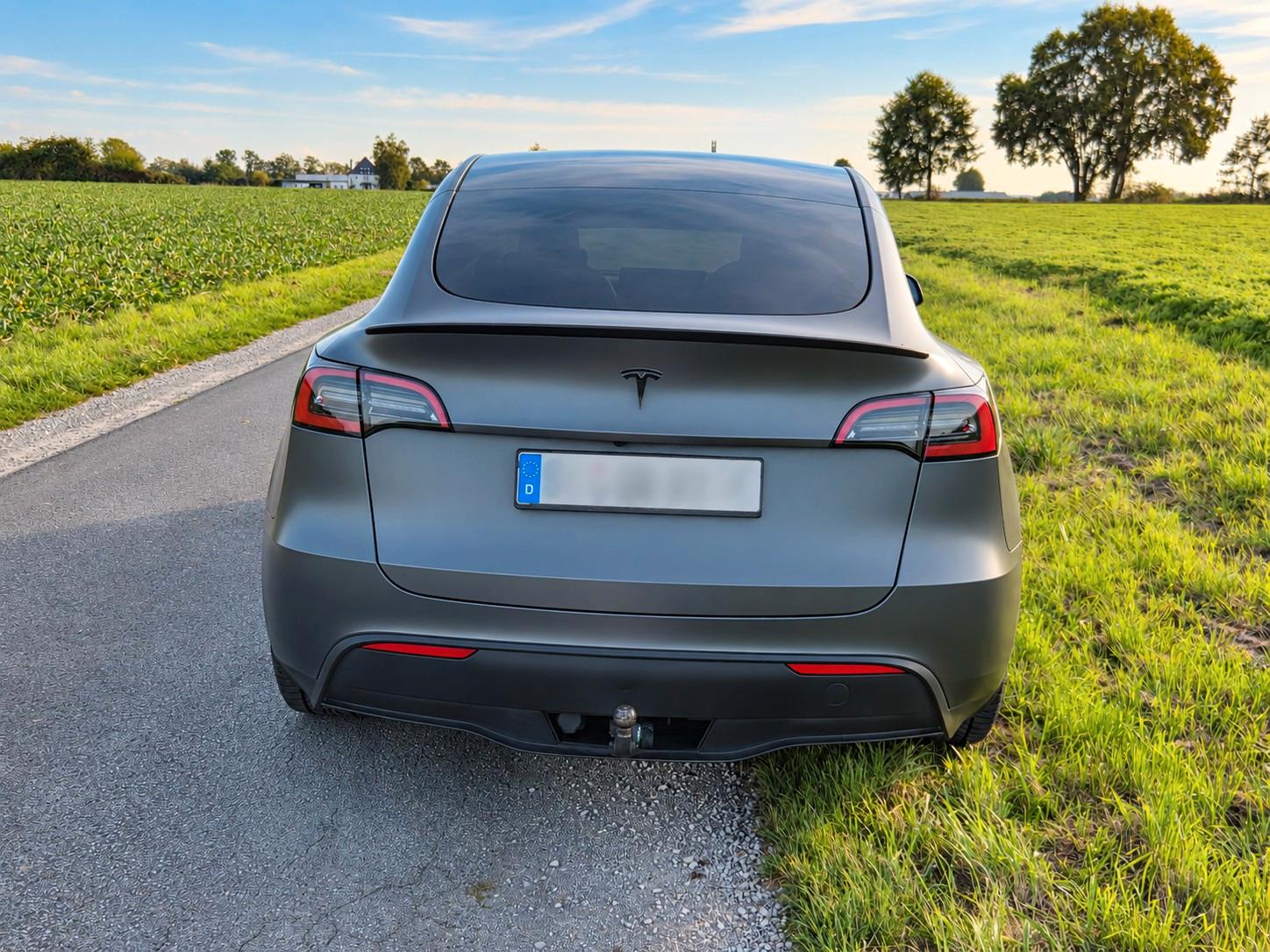 Tesla Model Y Performance |  Mattgrau foliert