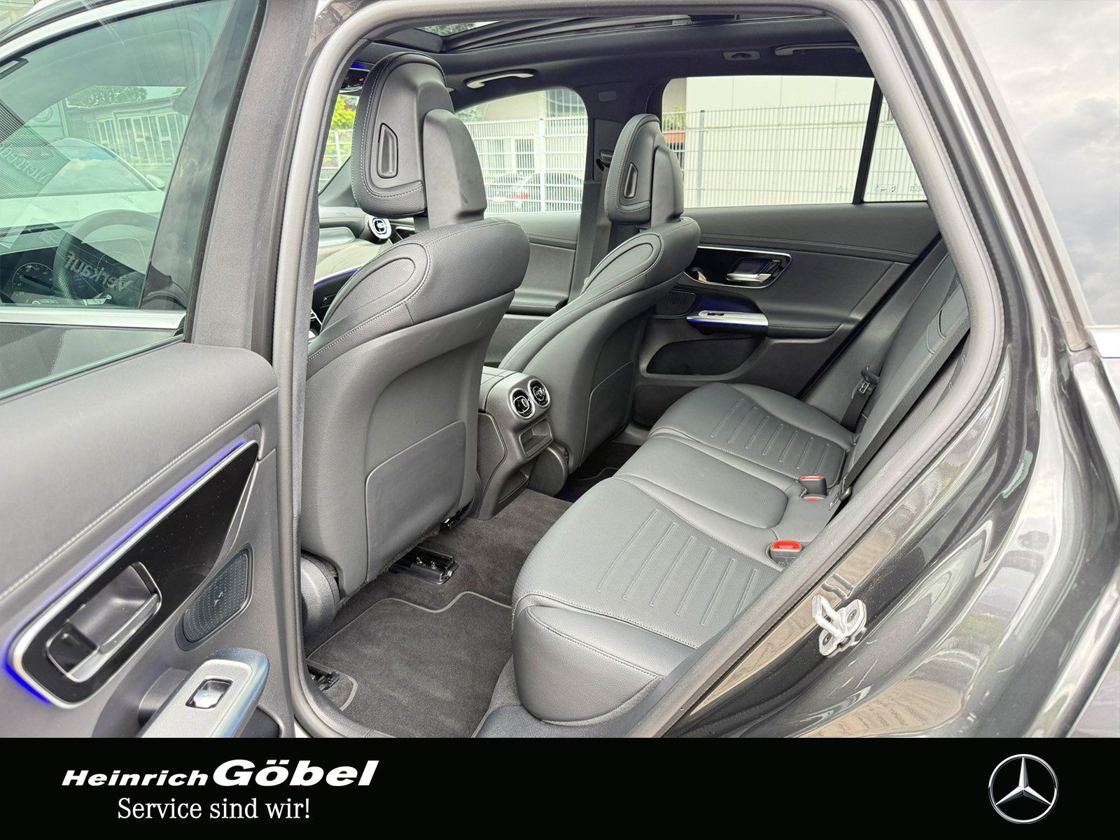 Fahrzeugabbildung Mercedes-Benz GLC 200 AMG*PANORAMA*AHK*MEMORY*19"AMG*LED*