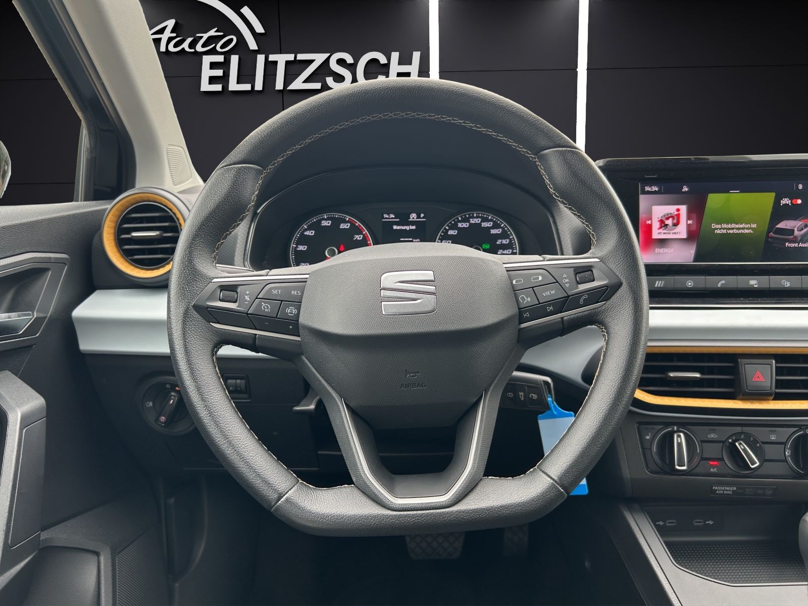 Fahrzeugabbildung SEAT Ibiza TSI Style DSG LED SHZ PDC CarPlay GRA