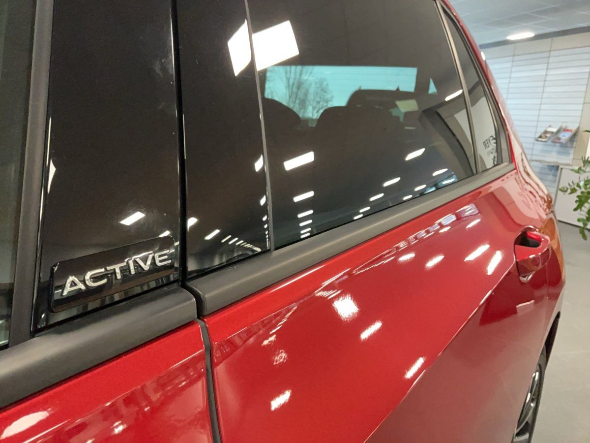 Fahrzeugabbildung Volkswagen Golf VIII Active 1.5 eTSI DSG Pano LED