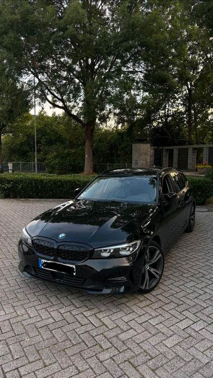 Image of BMW 320