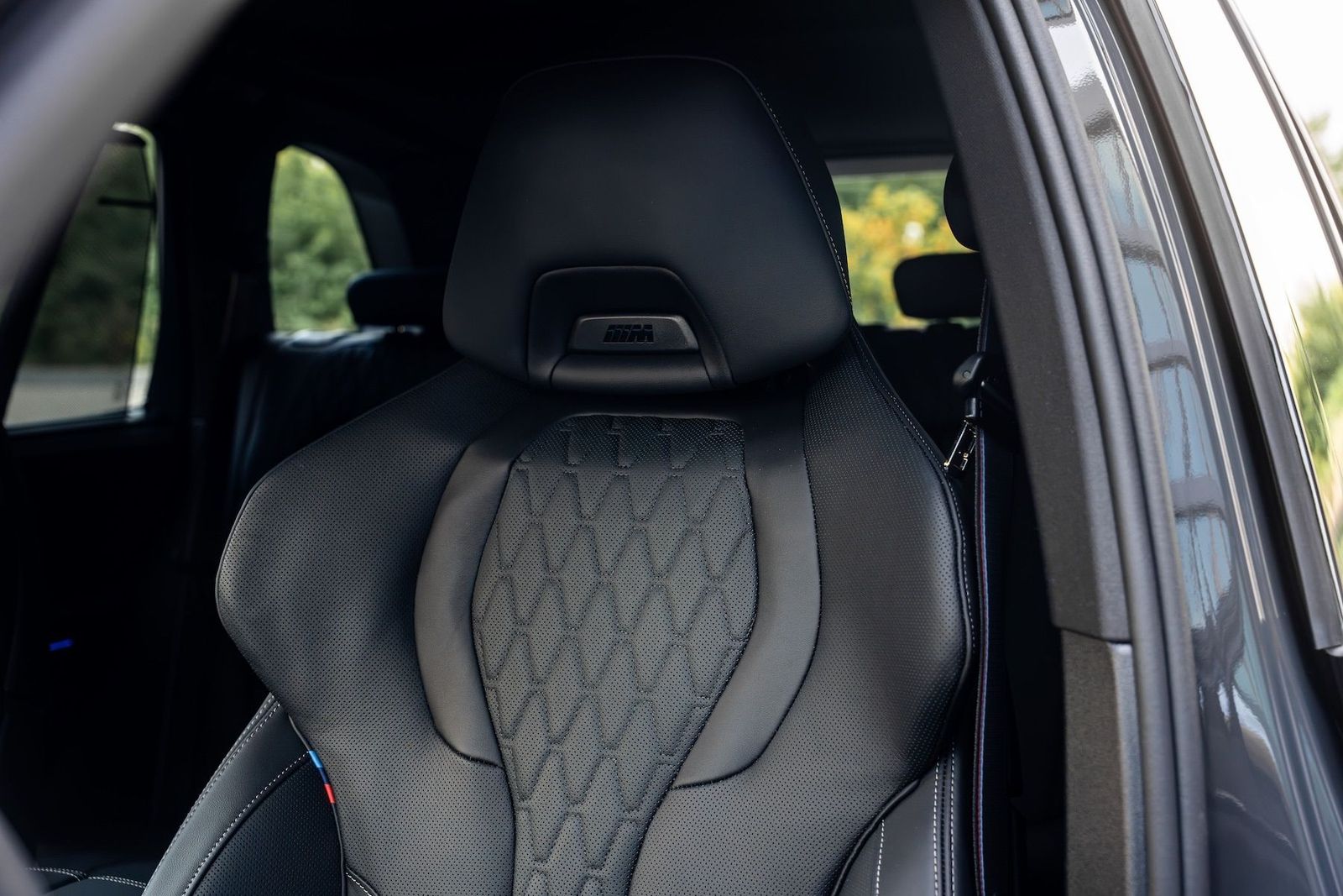 Fahrzeugabbildung BMW X5 40d xD M-SPORT PRO|AHK|ICONIC|MASSAGE|LUFT