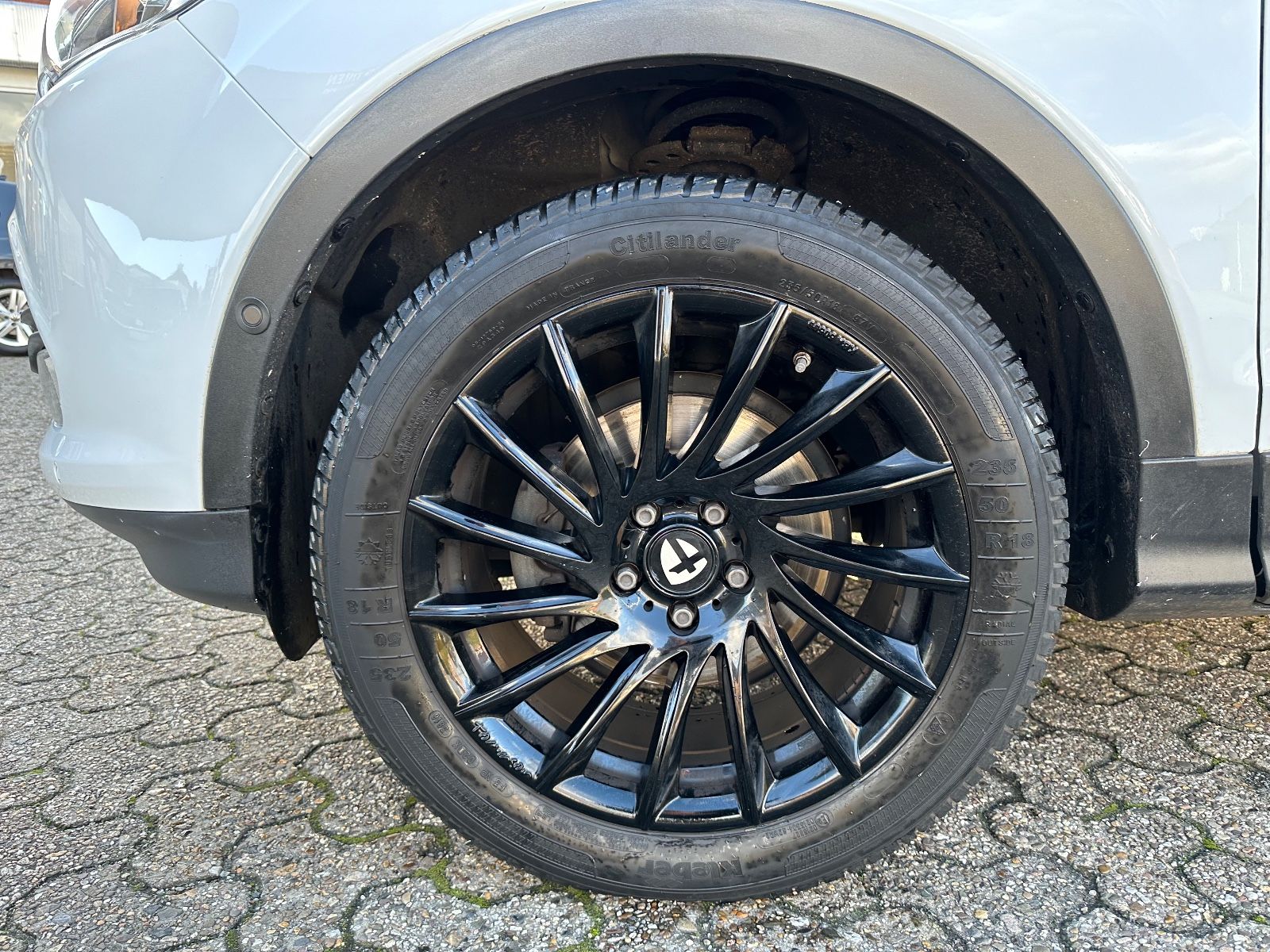 Fahrzeugabbildung Ford Kuga 1.5 EB Sync Edit AHK/Navi/SHZG/GRA/Parkpil.