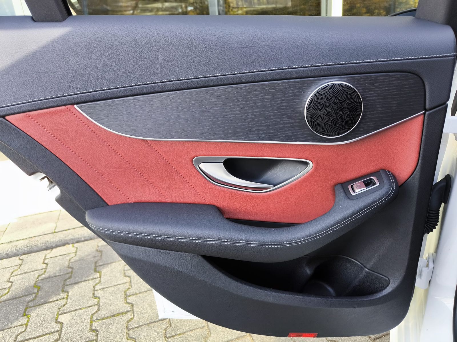 Fahrzeugabbildung Mercedes-Benz C 300e 9G 2X AMG Line >PANOR+NIGHT+NAVI+LED+SHZ+