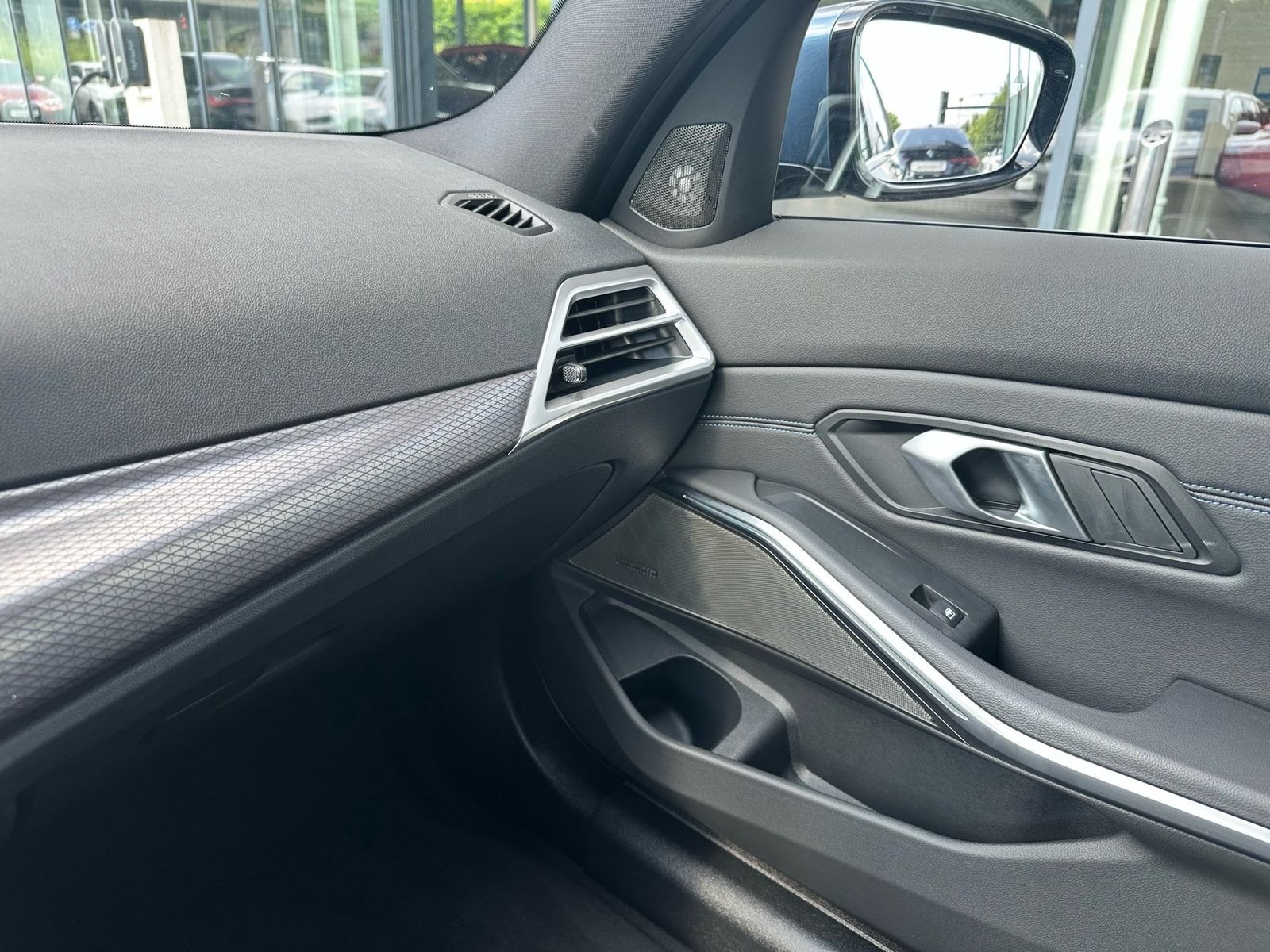 BMW 330 - Bild 15