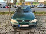 Renault Megane Grandtour mit TÜV & AHK - Renault Megane aus 1999: Kombi