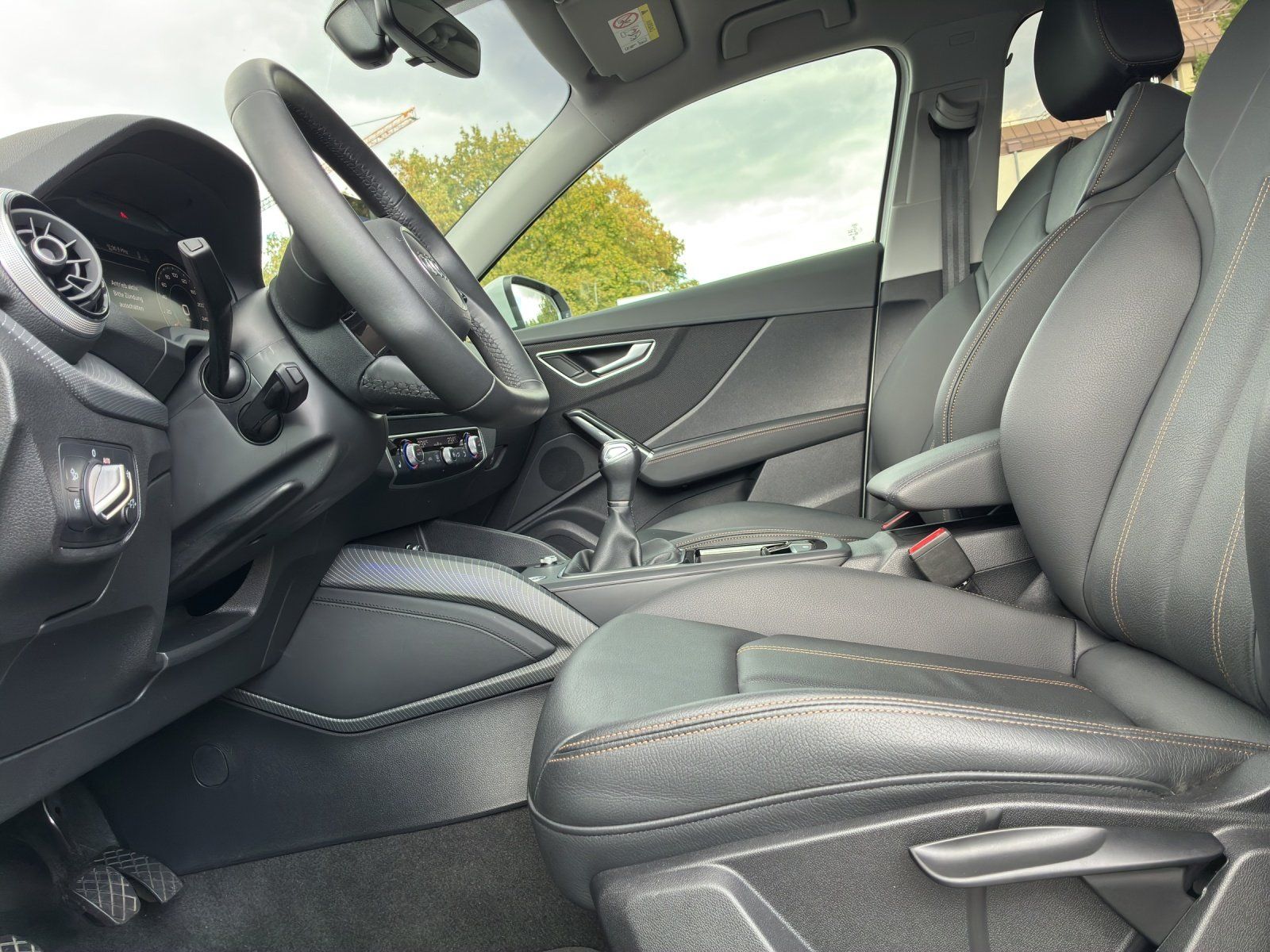 Fahrzeugabbildung Audi Q2 30 TFSI advanced AHK,Kamera,LED,Matrix,Navi