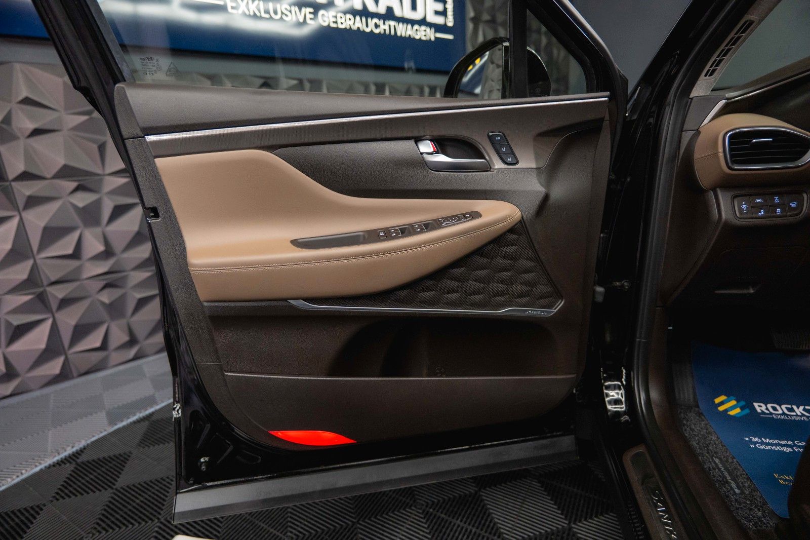 Fahrzeugabbildung Hyundai SANTA FE Premium 4WD 8G *Pano*360*LED*ACC*HUD*