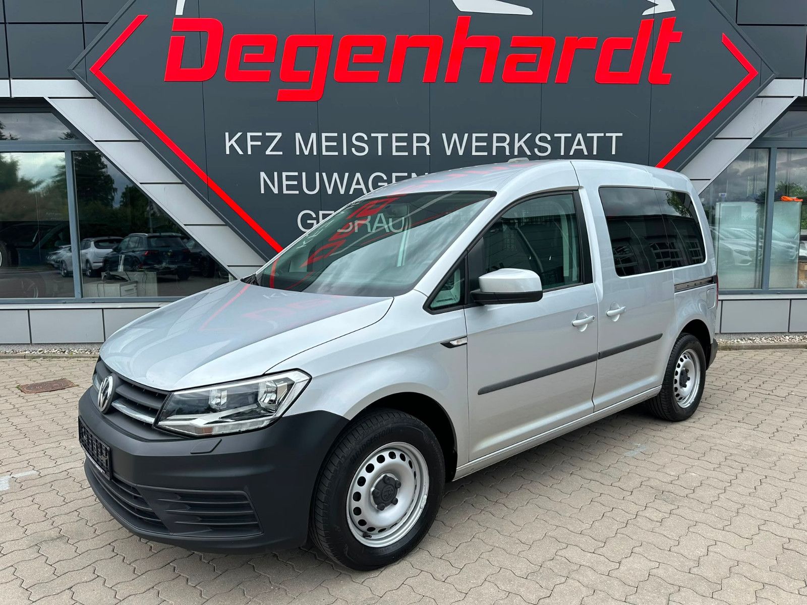VW Caddy 2.0 TDI Kasten Trendline NAV REGAL AHK