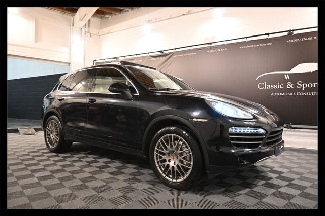 Porsche Cayenne 3.0i V6 Hybrid Tiptronic /PANO/CAMERA !