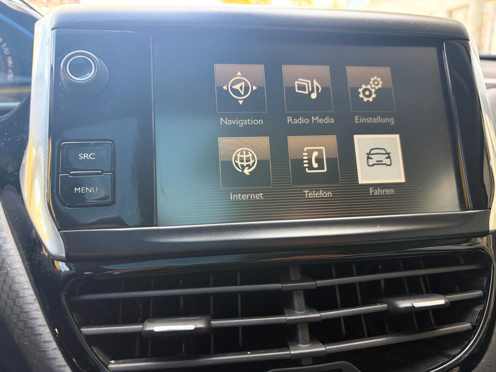 Peugeot 2008 2015 — photo 15