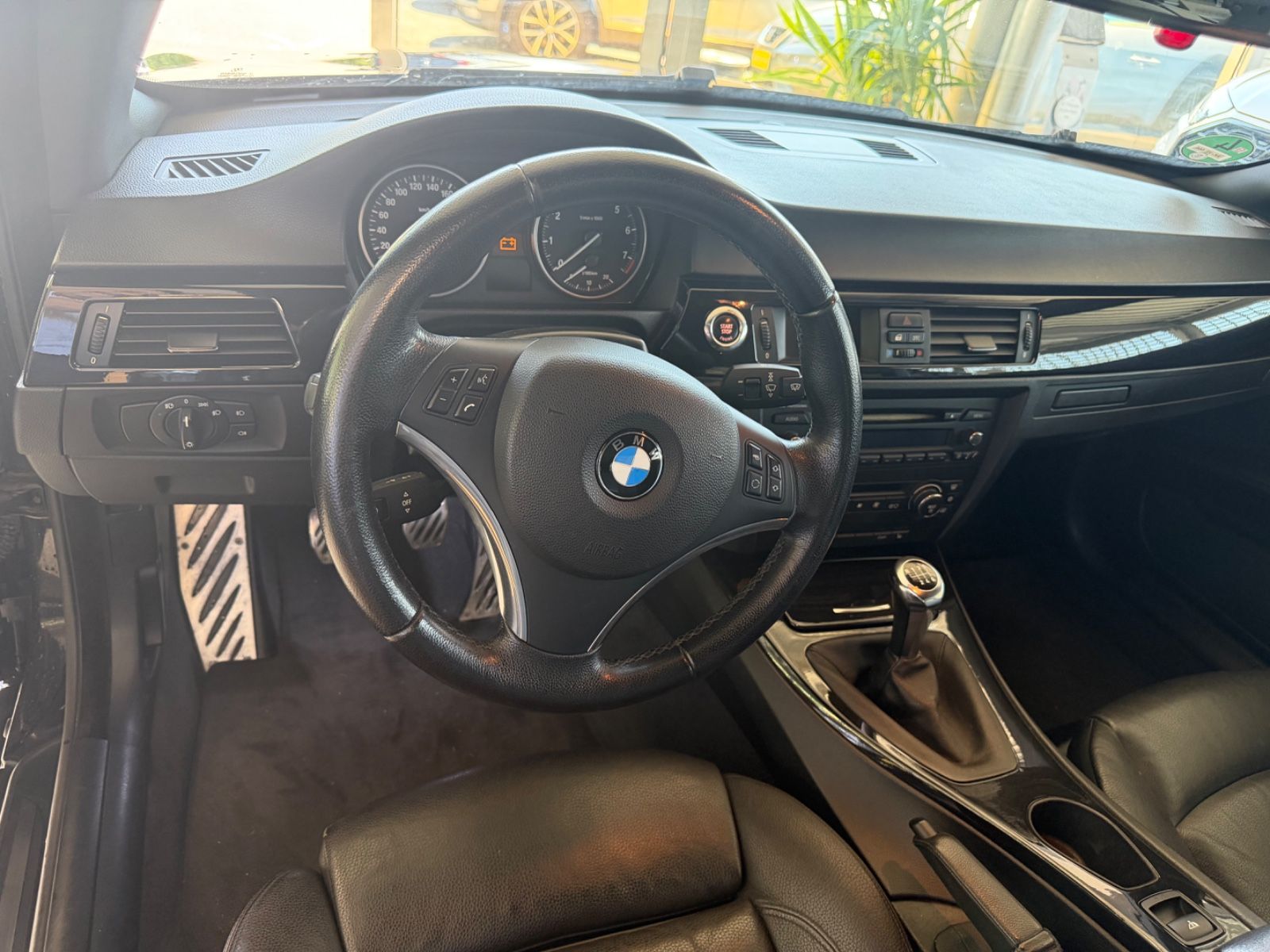 Fahrzeugabbildung BMW 320 3 Cabrio 320i