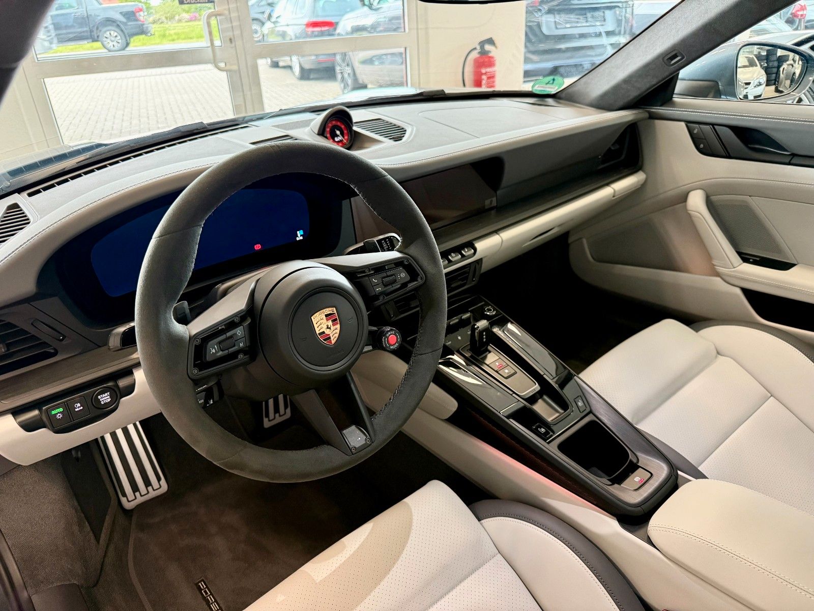 Fahrzeugabbildung Porsche 911 992.2 Carrera GTS AERO-Kit / LIFT / 18-Wege