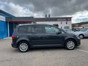 Volkswagen Touran - 12