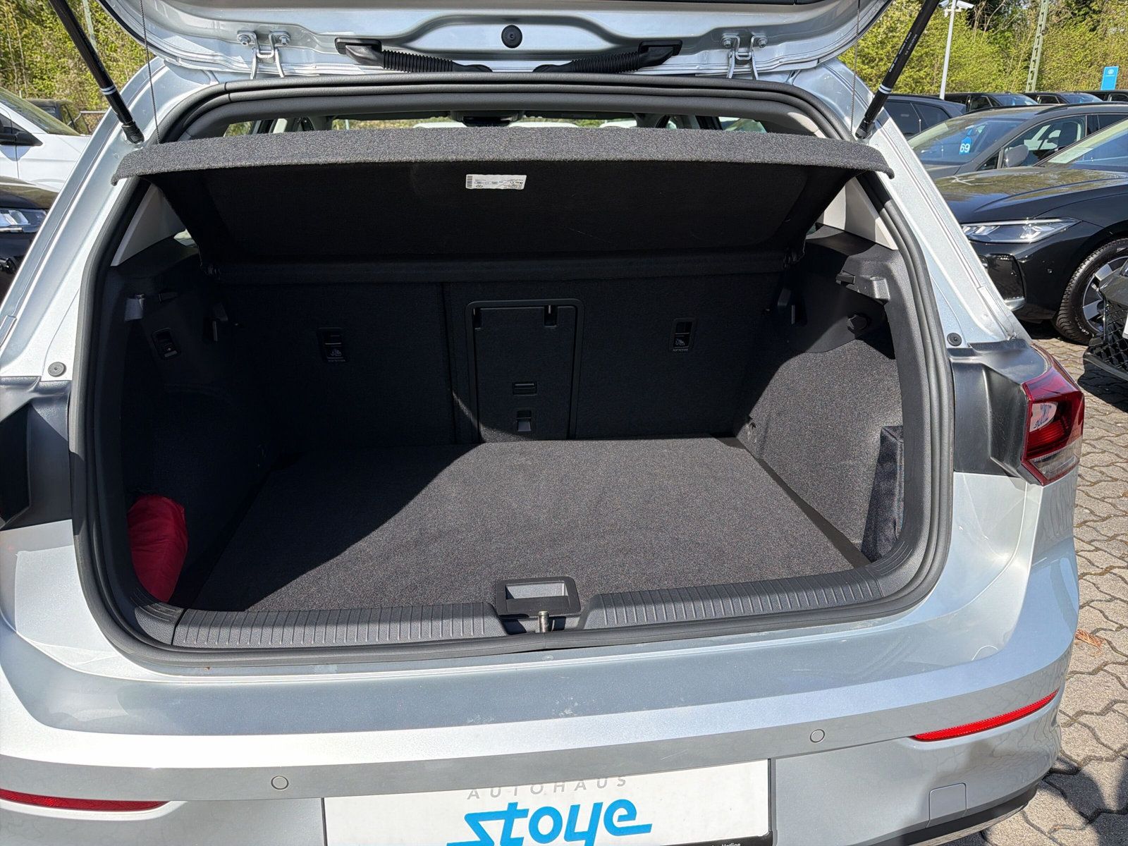 Golf Active eTSi DSG Navi AZV Kamera LED Standh 