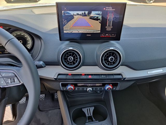 Q2 30 TFSI Matrix LED/ Komfort/Assistenz