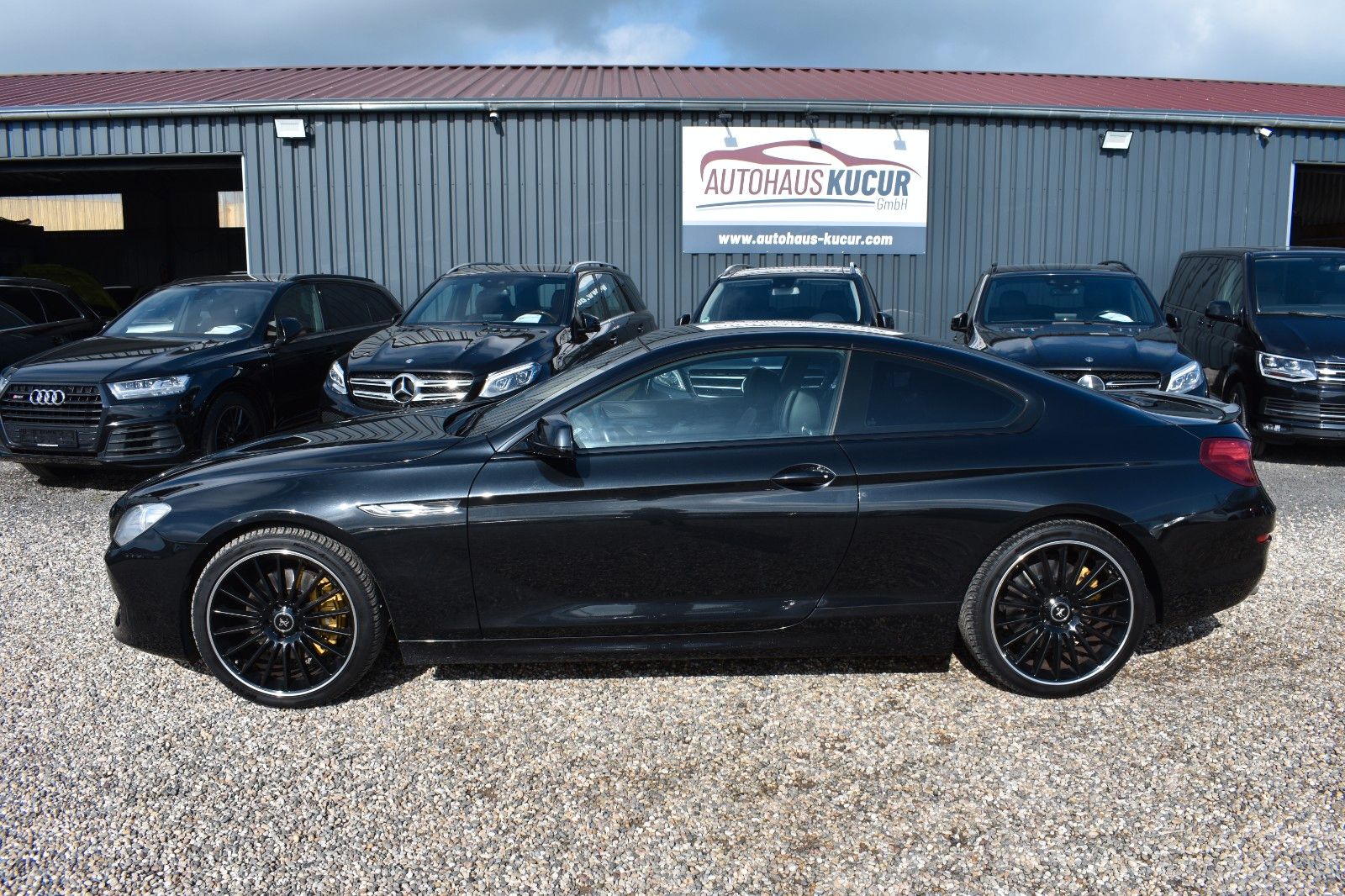 Fahrzeugabbildung BMW 640 i Coupe Schwarz Schwarz