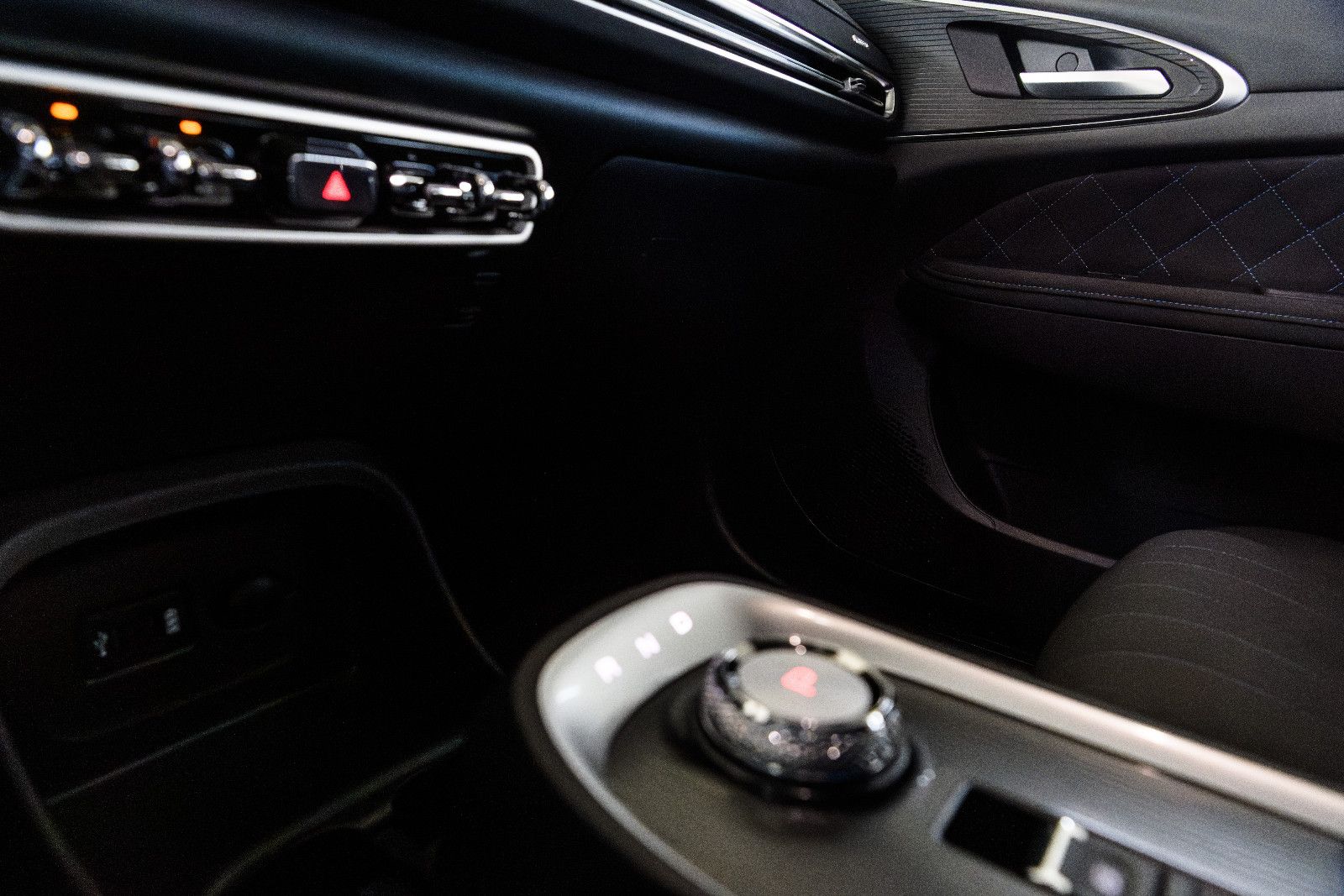 Fahrzeugabbildung GWM Ora 03 400 Pro *Wäpu *Bicolor *Allwetter