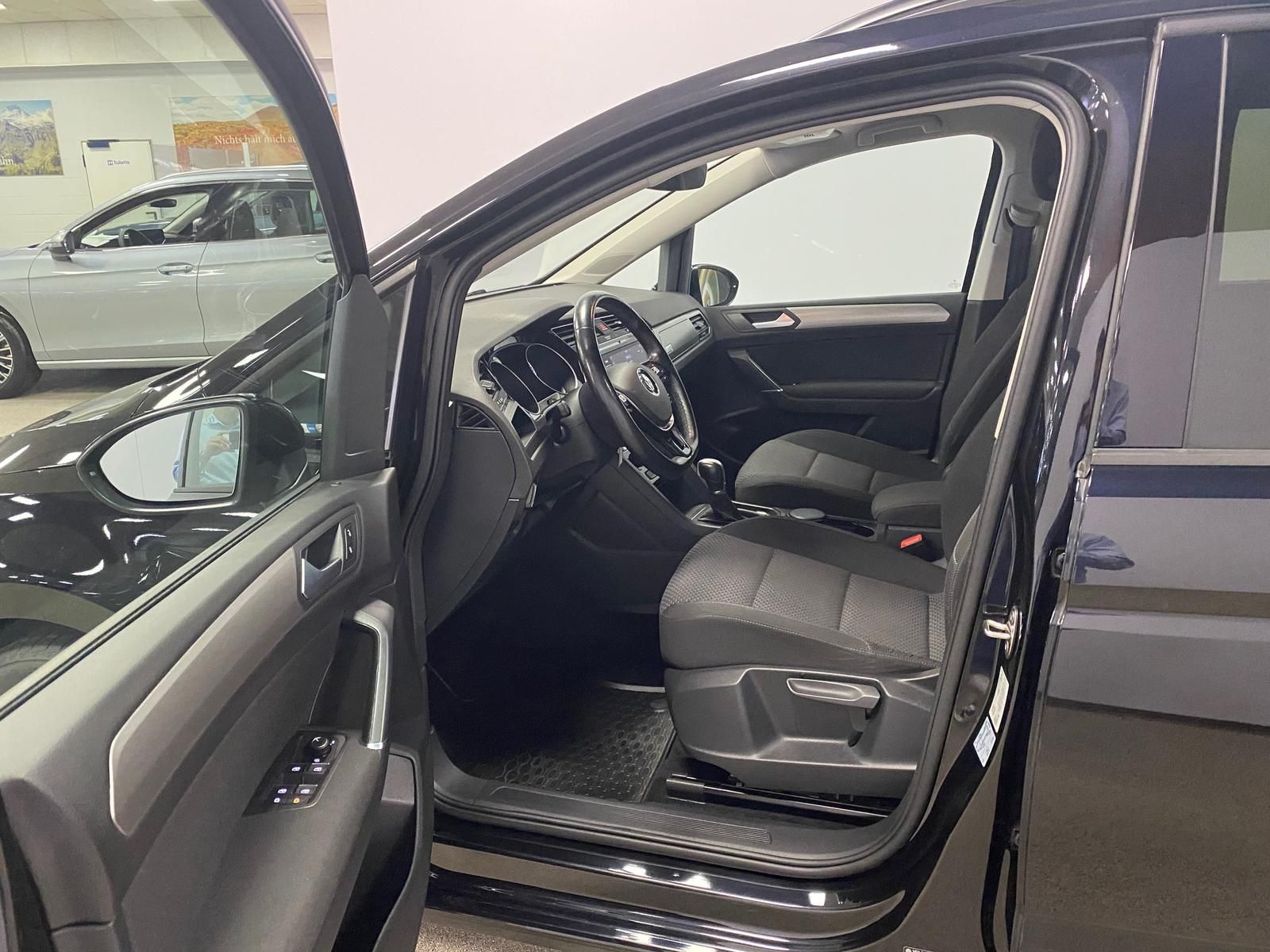 Fahrzeugabbildung Volkswagen Touran 1.4 TSI  Comfortline BMT/Star+ACC+3ZKLIMA