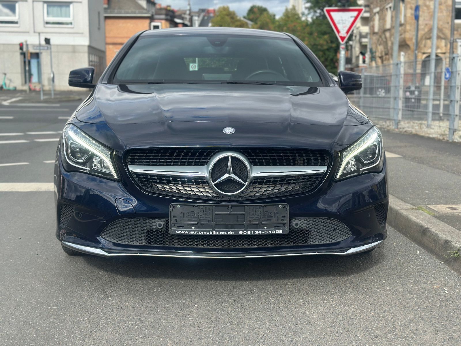 Fahrzeugabbildung Mercedes-Benz CLA 200 d SHOOTING BRAKE*18`LM+SPORT+LED*