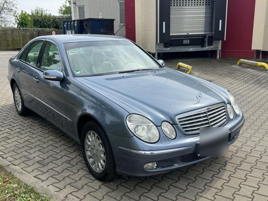 Mercedes-Benz E 320