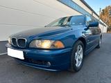 BMW 525d /Grüne Plakette/ Topasblau/Scheckheft/Leder - BMW 525 aus 2002: 525d