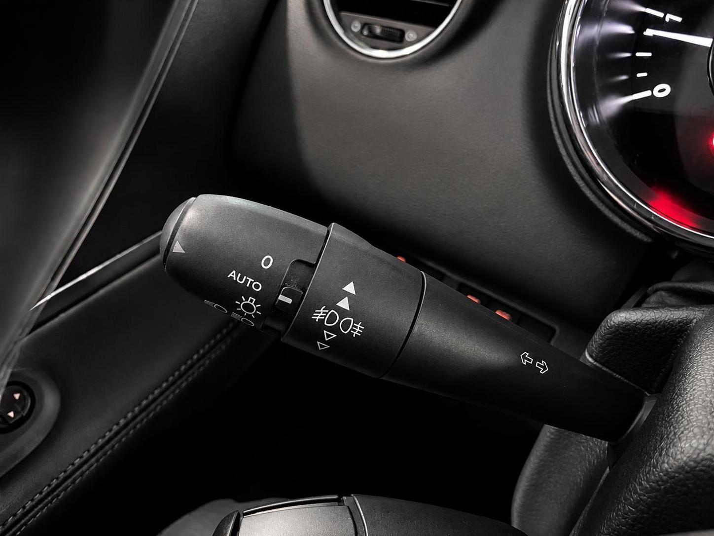 Peugeot 3008 Allure *Pano+ Kamera + TMP + Head Up +Navi