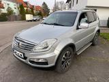 Ssangyong REXTON 4WD*Euro5*Autom*Tüv 2-26*AHK*Voll - silberne Ssangyong REXTON