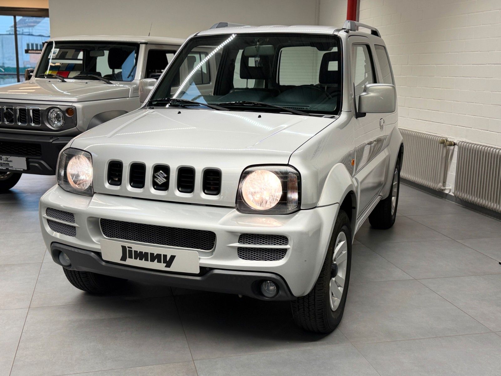 Fahrzeugabbildung Suzuki Jimny 1.3 4WD Style  / Sitzheizung