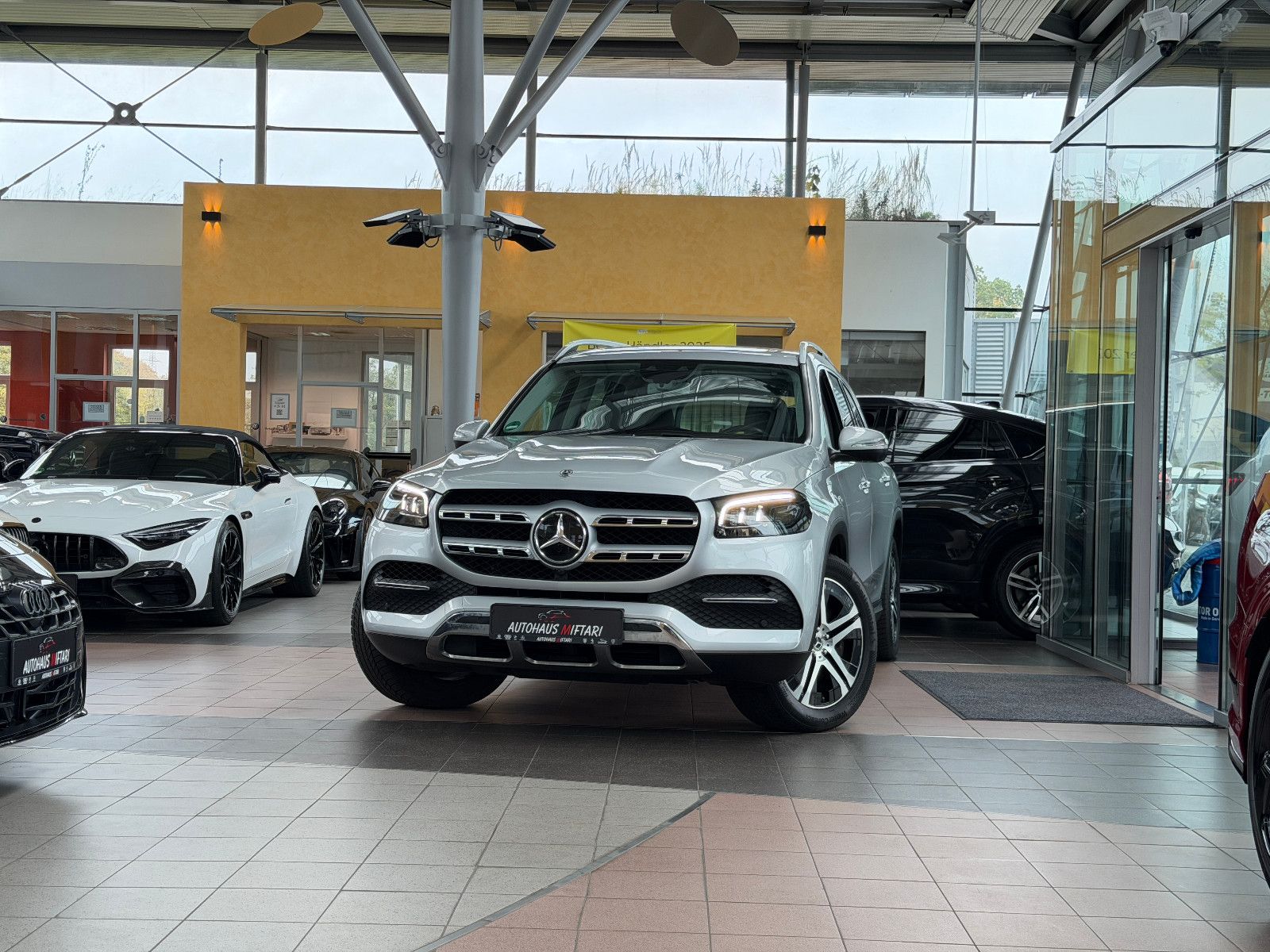 MERCEDES-BENZ GLS 400 d 4Matic Multikontursitze Distronic 360°