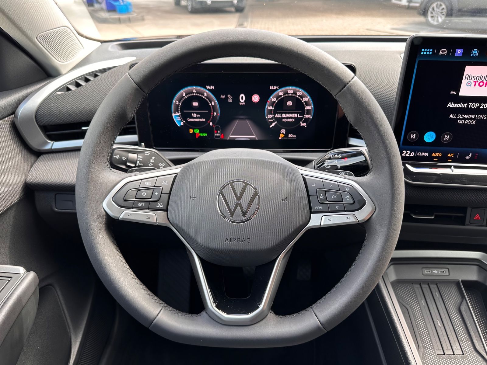 Fahrzeugabbildung Volkswagen T-Roc 1.5 eTSI DSG Life APP/ACC/LED/SHZG/PDC
