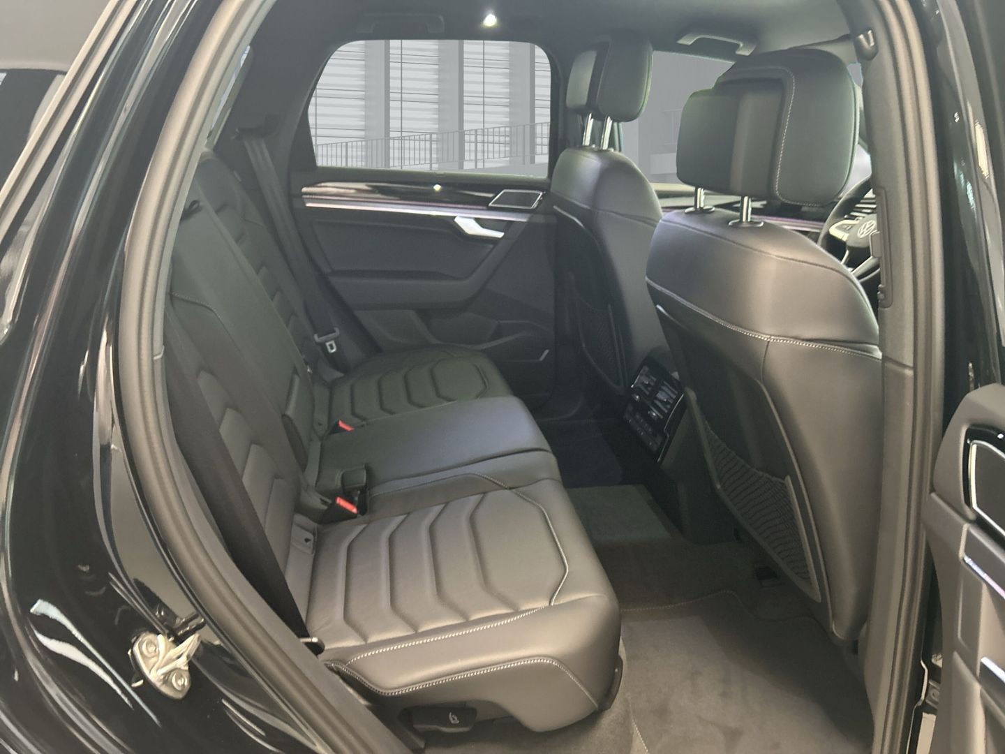 Fahrzeugabbildung Volkswagen Touareg Final Edition R-Line 3.0 TDI V6 Automati