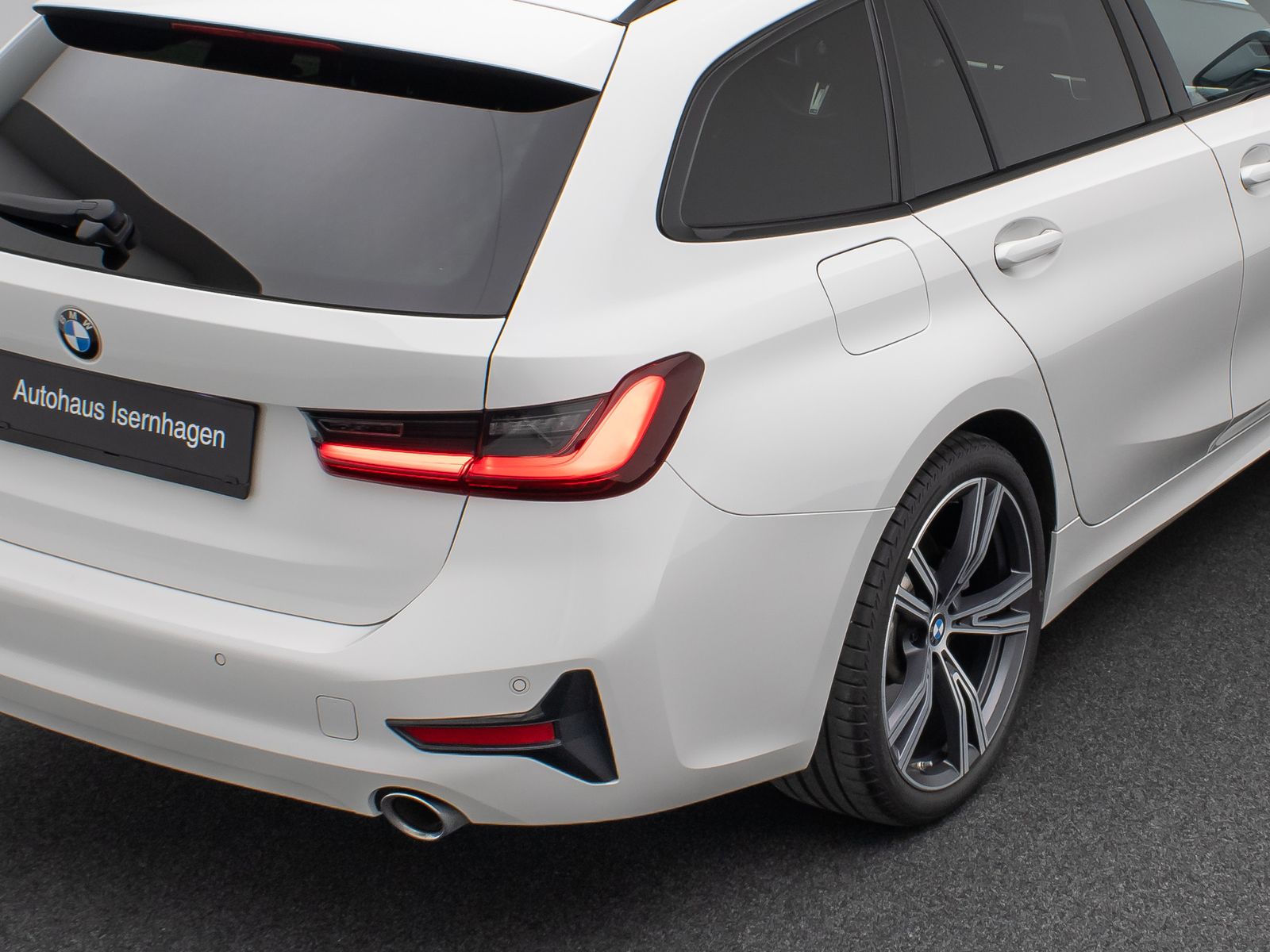 Fahrzeugabbildung BMW 330i Sport Line DAB Alarm MSport Lenkrhzg 19Zoll