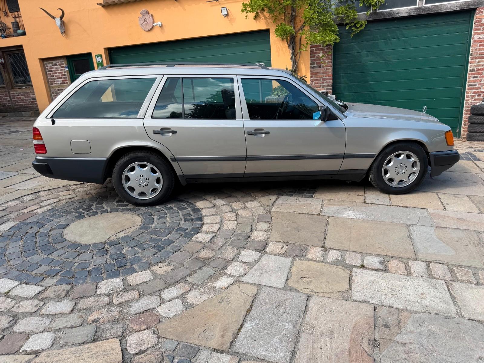 MERCEDES-BENZ 300 TD W124 109 CH BVA - 2ème MAIN - TOIT OUVRANT - 88000 km