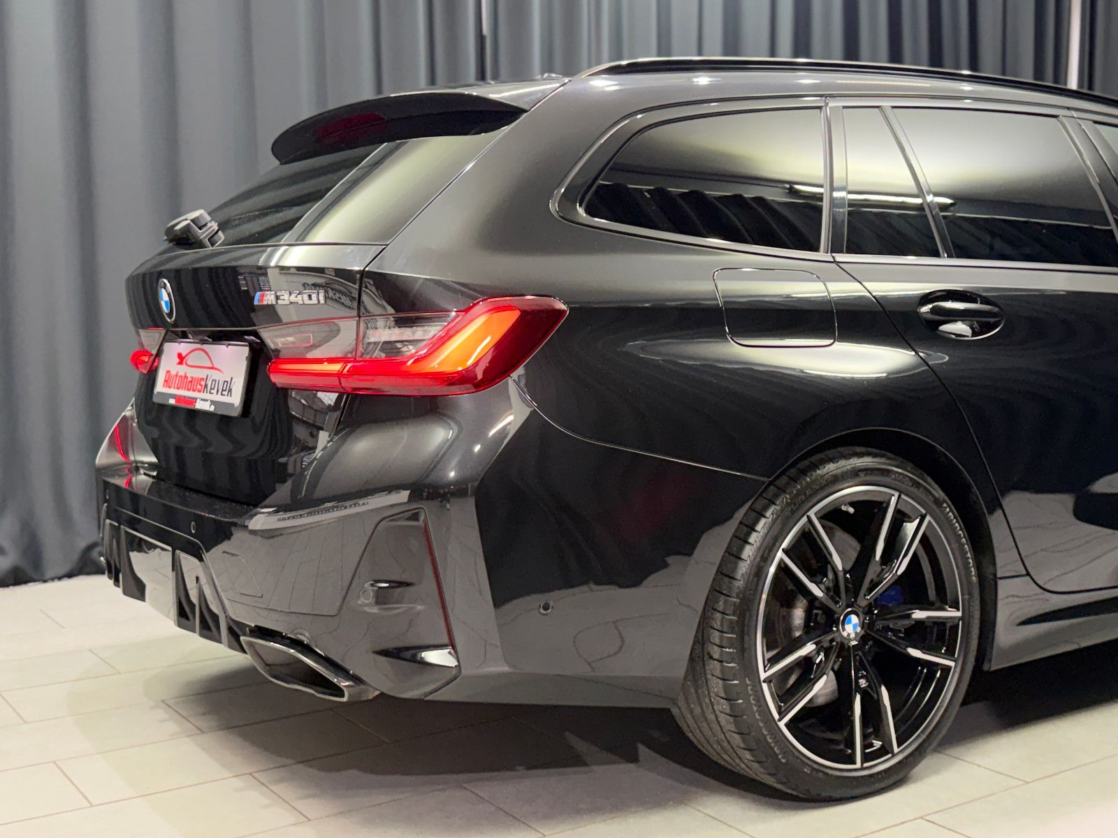 Fahrzeugabbildung BMW M340 i xDrive Touring |FACELIFT|HIFI|AHK|