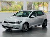 Volkswagen Golf VII Lim. Allstar BMT 1.2 *STHZ*KLIMATR - : Silber, Standheizung