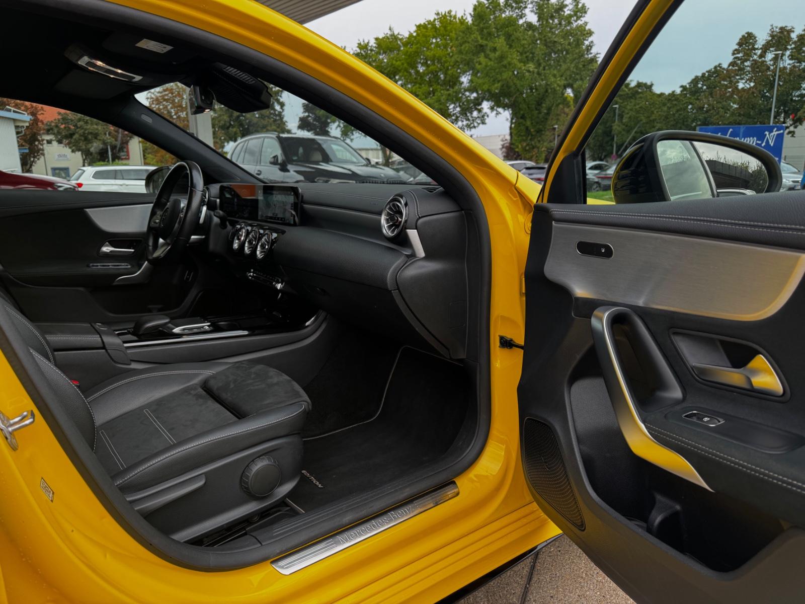 Mercedes-Benz A 250 e AMG YELLOW EDITION/WIDESCREEN/NIGHT/CAM