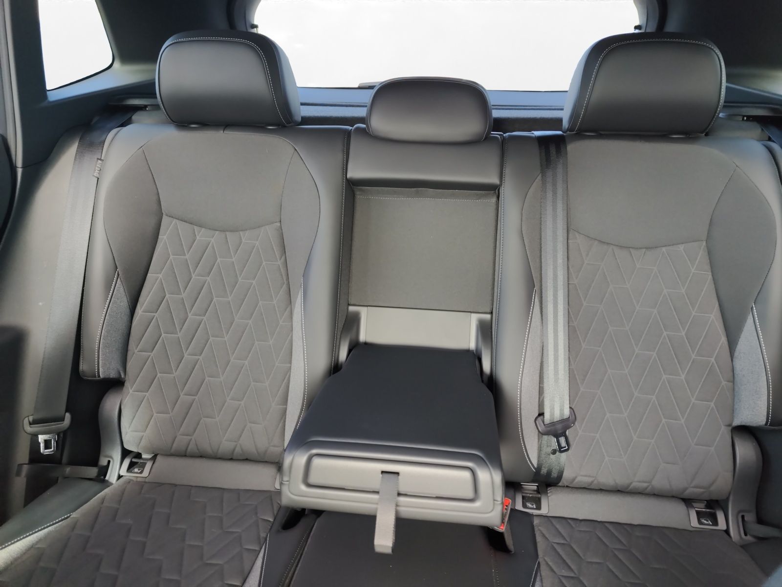 Volkswagen Tiguan 1.5 eTSI Goal DSG Matrix RFK 360° AHK foto 4