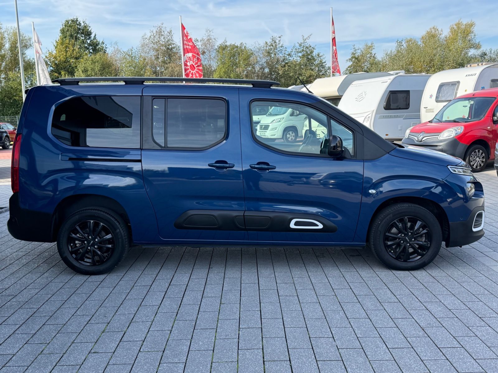 Fahrzeugabbildung Citroën Berlingo XL 7-SITZER AUTOM. KLIMA SITZHEIZ. CAM